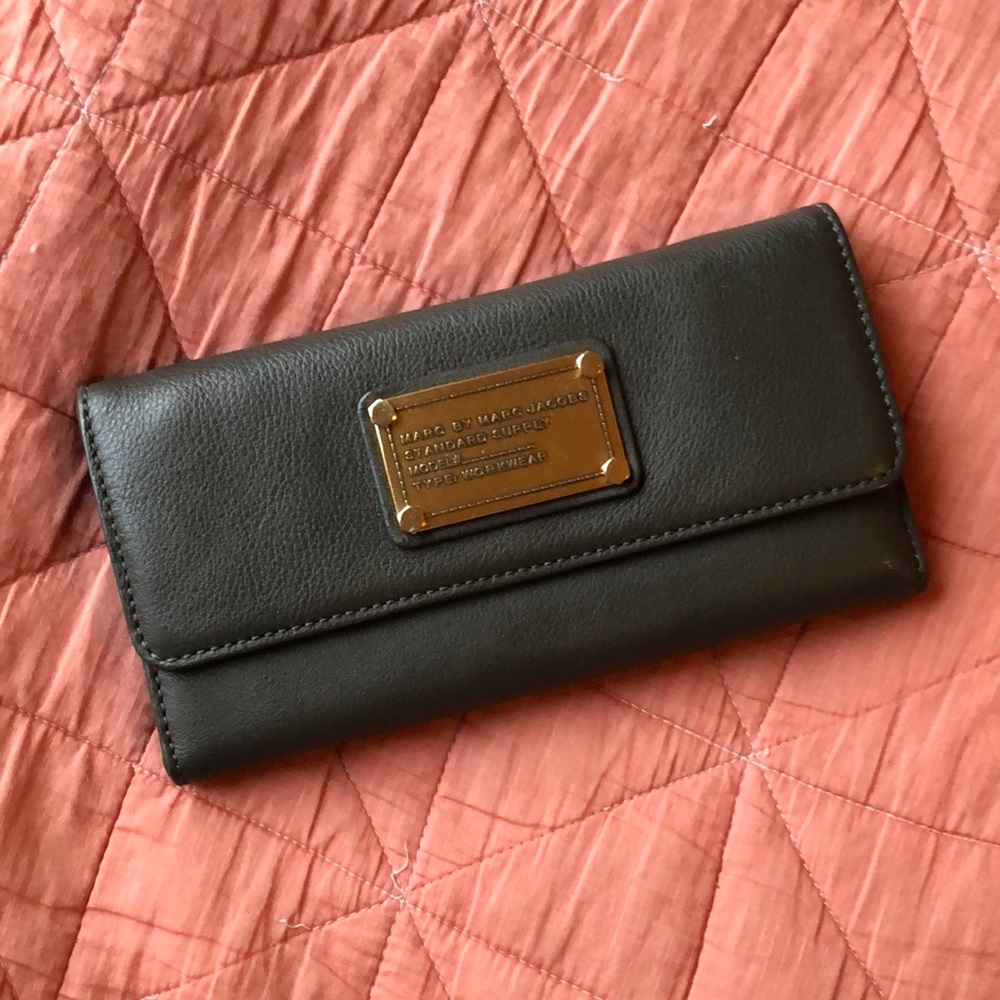 Marc by Marc Jacobs grey wallet